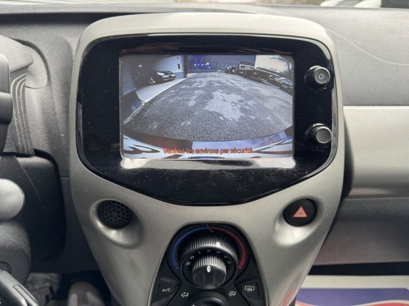 TOYOTA AYGO 1.0 VVT-i x-play