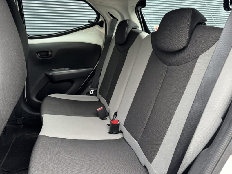 TOYOTA AYGO 1.0 VVT-i x-play