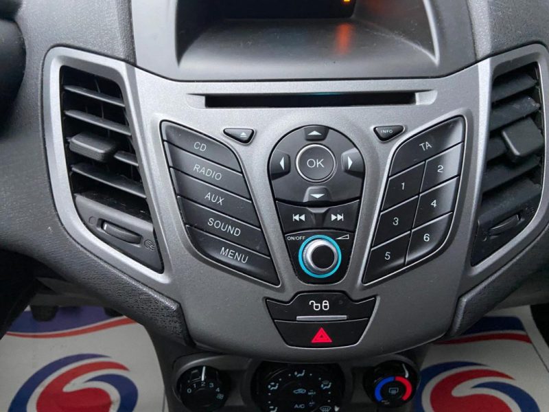 FORD FIESTA 1.1 70 ch BVM5 ESSENTIEL