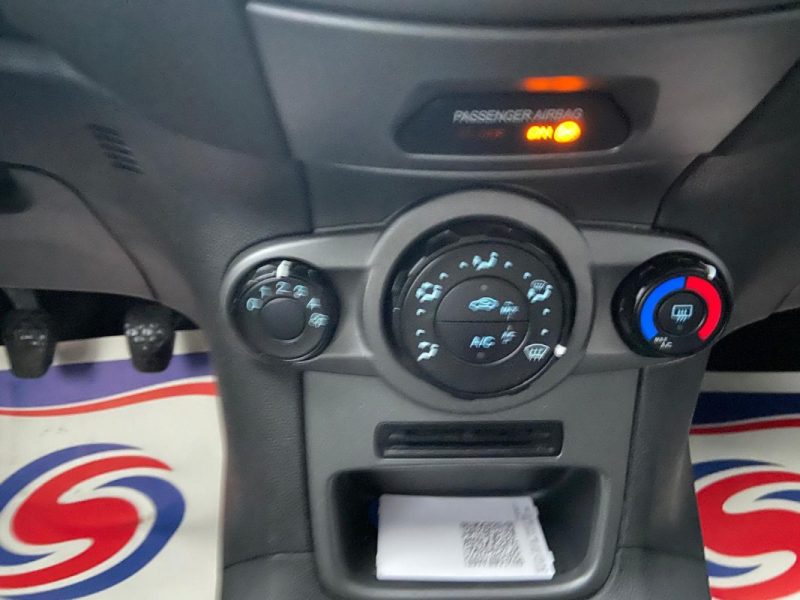 FORD FIESTA 1.1 70 ch BVM5 ESSENTIEL