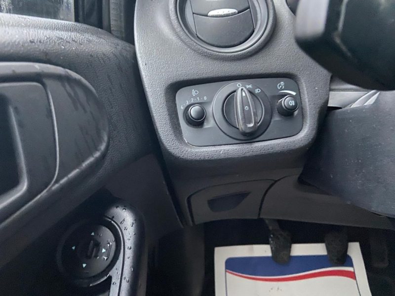 FORD FIESTA 1.1 70 ch BVM5 ESSENTIEL