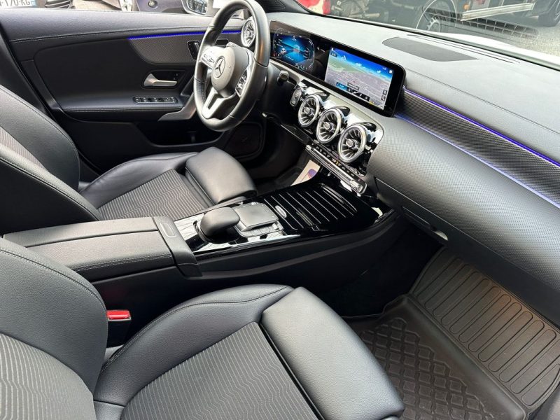 MERCEDES CLA SHOOTING BRAKE BUSINESS 180 7G-DCT Business Line