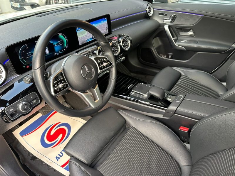 MERCEDES CLA SHOOTING BRAKE BUSINESS 180 7G-DCT Business Line