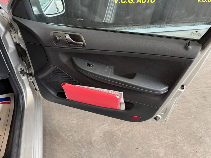 SKODA FABIA COMBI 1.2i 65 Confort  1.2i 65 Confort 