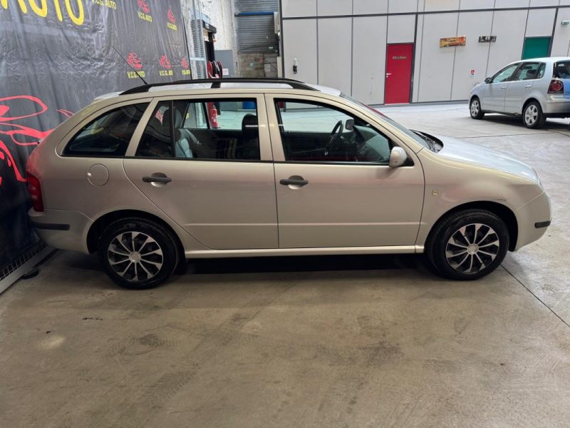 SKODA FABIA COMBI 1.2i 65 Confort  1.2i 65 Confort 