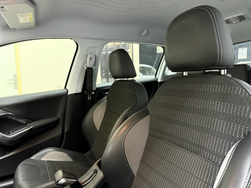 PEUGEOT 2008 2017
