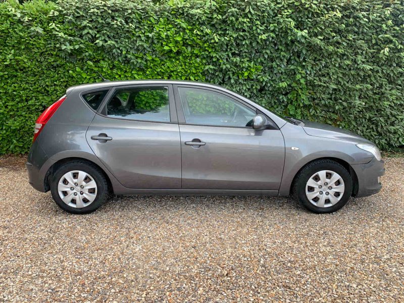 HYUNDAI I 30 2008 1.6 CRDI