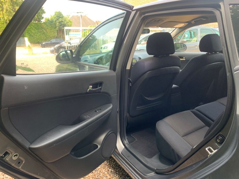 HYUNDAI I 30 2008 1.6 CRDI