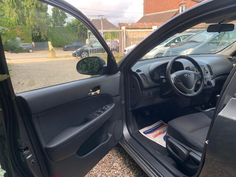 HYUNDAI I 30 2008 1.6 CRDI