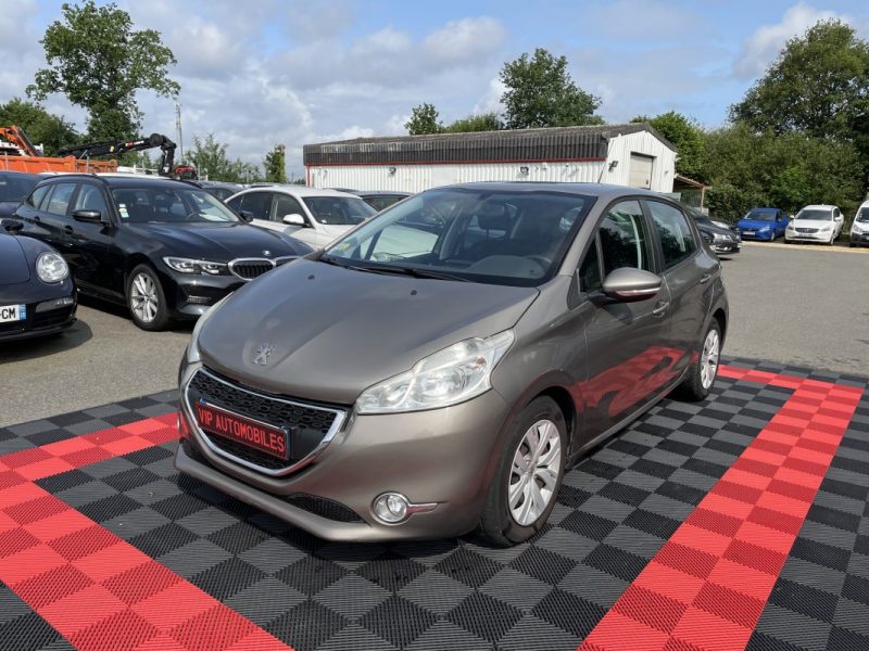 PEUGEOT 208 2014