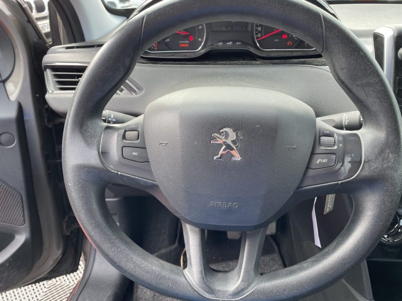 PEUGEOT 208 2014