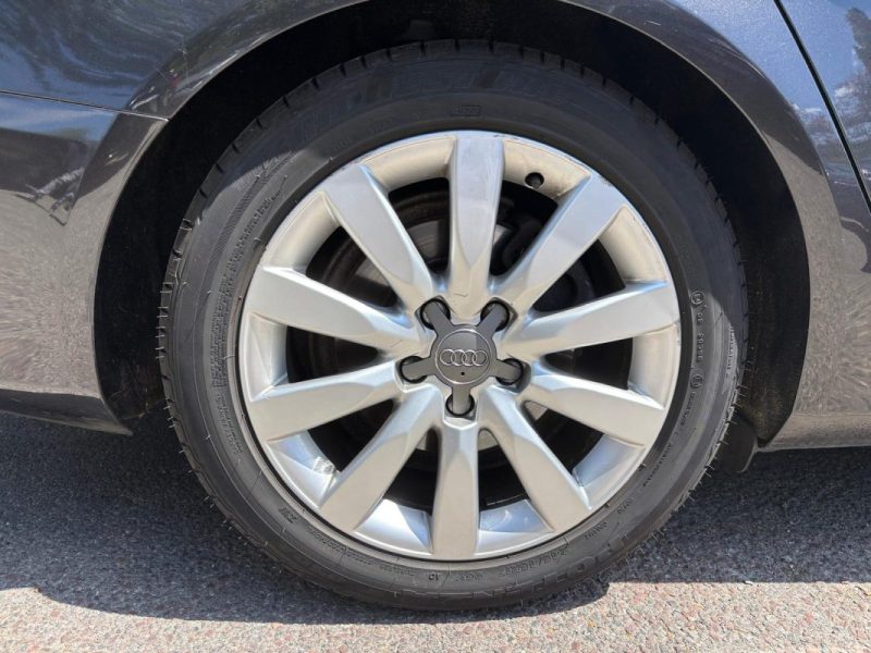 AUDI A4 2.0 TDI 143cv AMBITION LUXE - Suivi d'entretien complet 