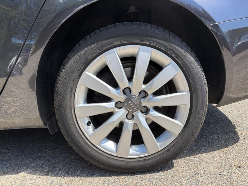 AUDI A4 2.0 TDI 143cv AMBITION LUXE - Suivi d'entretien complet 