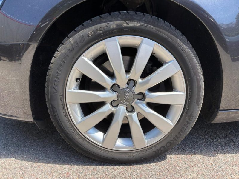 AUDI A4 2.0 TDI 143cv AMBITION LUXE - Suivi d'entretien complet 