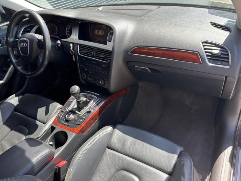 AUDI A4 2.0 TDI 143cv AMBITION LUXE - Suivi d'entretien complet 