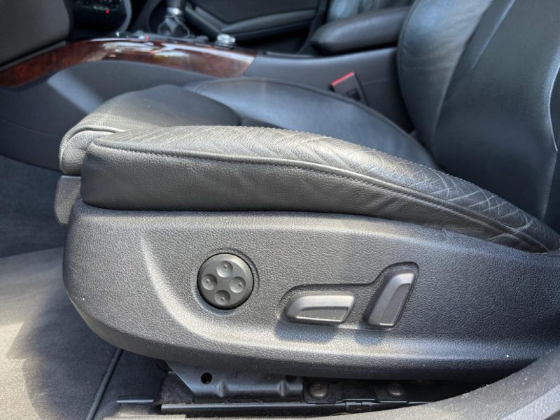 AUDI A4 2.0 TDI 143cv AMBITION LUXE - Suivi d'entretien complet 