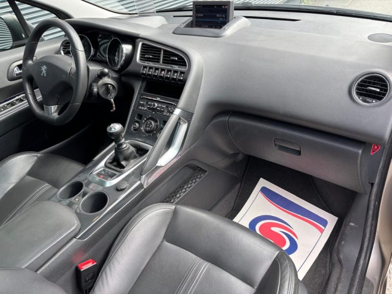 PEUGEOT 3008 1.6 THP 156cv FELINE - Suivi d'entretien complet Peugeot