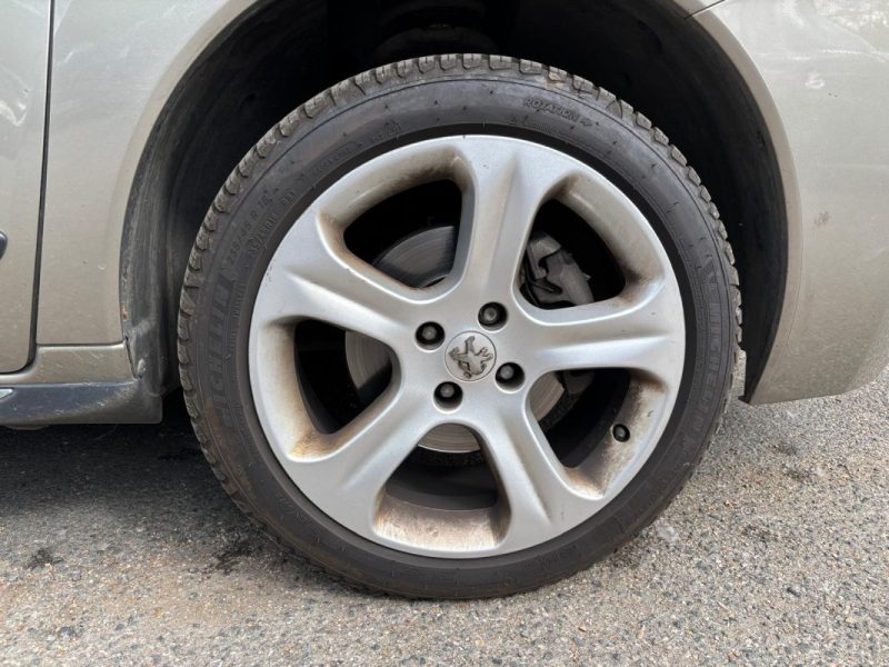 PEUGEOT 3008 1.6 THP 156cv FELINE - Suivi d'entretien complet Peugeot