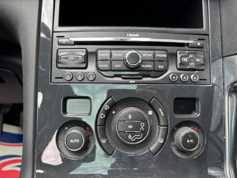 PEUGEOT 3008 1.6 THP 156cv FELINE - Suivi d'entretien complet Peugeot