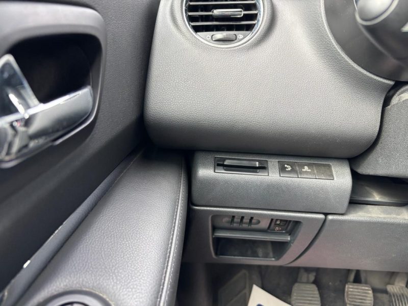 PEUGEOT 3008 1.6 THP 156cv FELINE - Suivi d'entretien complet Peugeot