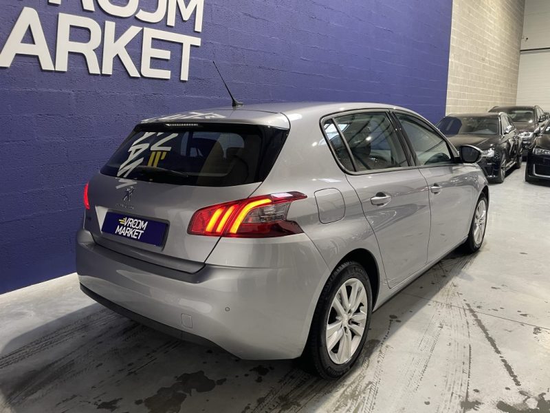 PEUGEOT 308 1.5 BlueHDI 130 STYLE BVM 6 / Apple Carplay 