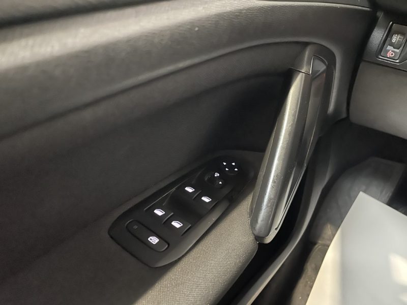 PEUGEOT 308 1.5 BlueHDI 130 STYLE BVM 6 / Apple Carplay 