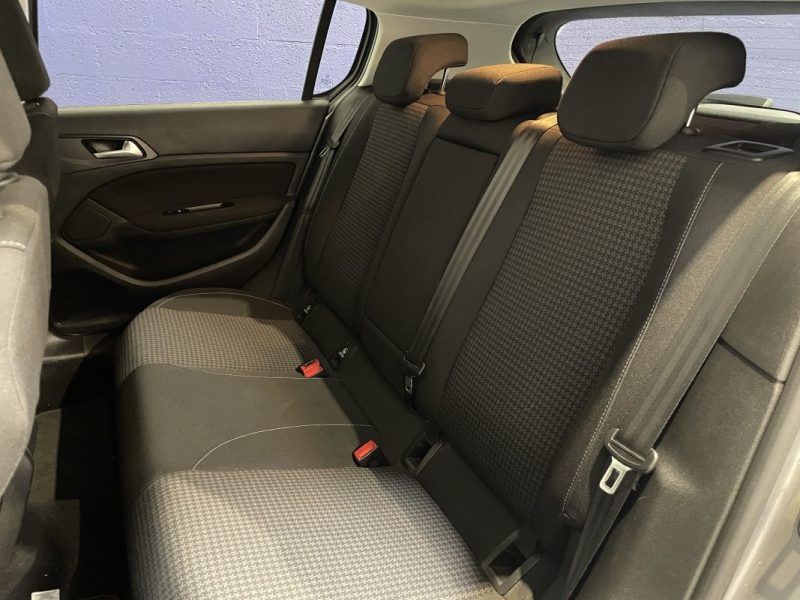 PEUGEOT 308 1.5 BlueHDI 130 STYLE BVM 6 / Apple Carplay 