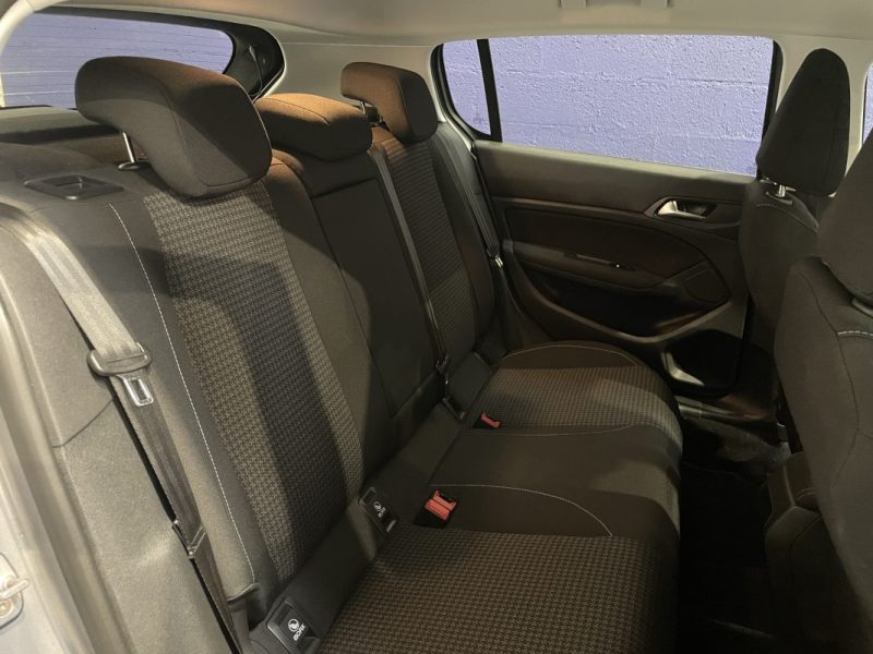 PEUGEOT 308 1.5 BlueHDI 130 STYLE BVM 6 / Apple Carplay 