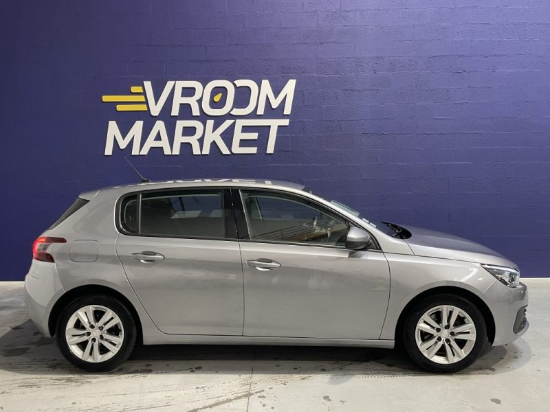 PEUGEOT 308 1.5 BlueHDI 130 STYLE BVM 6 / Apple Carplay 