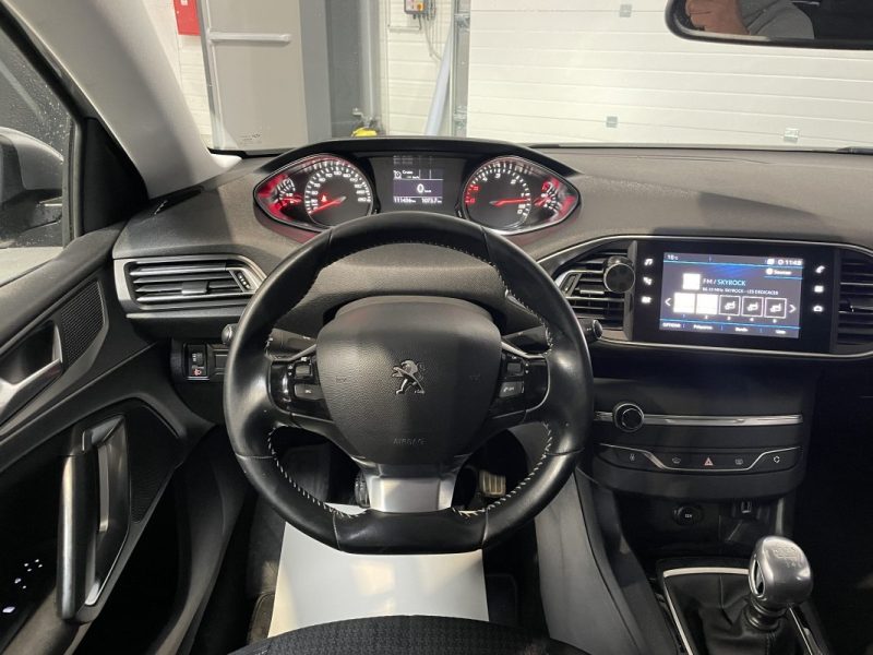 PEUGEOT 308 1.5 BlueHDI 130 STYLE BVM 6 / Apple Carplay 