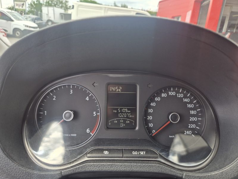 VOLKSWAGEN POLO 2013