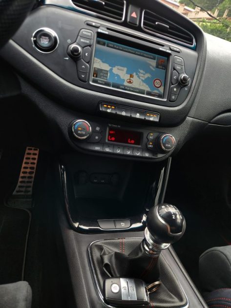 KIA CEED II 1.6 T-GDI 204 GT BVM6*PANO*CAMERA*GPS CUIR