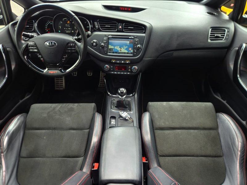 KIA CEED II 1.6 T-GDI 204 GT BVM6*PANO*CAMERA*GPS CUIR
