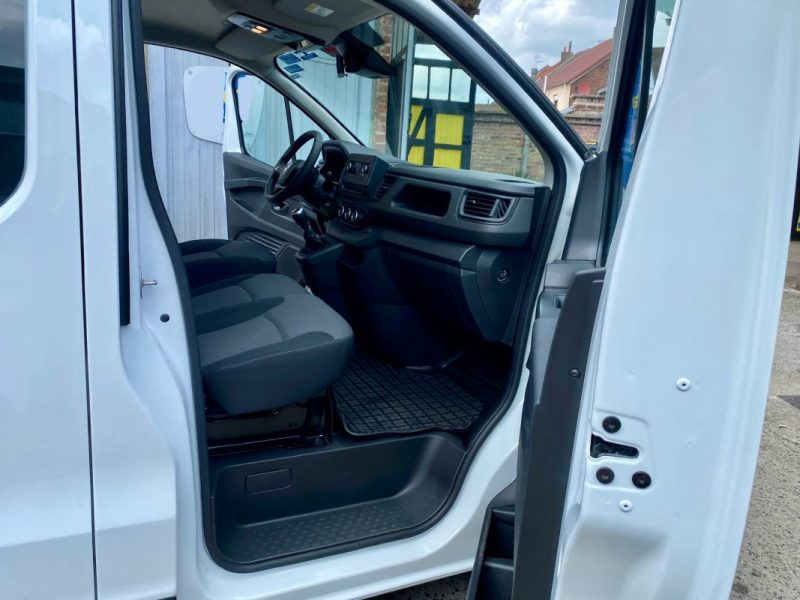 RENAULT TRAFIC 2022
