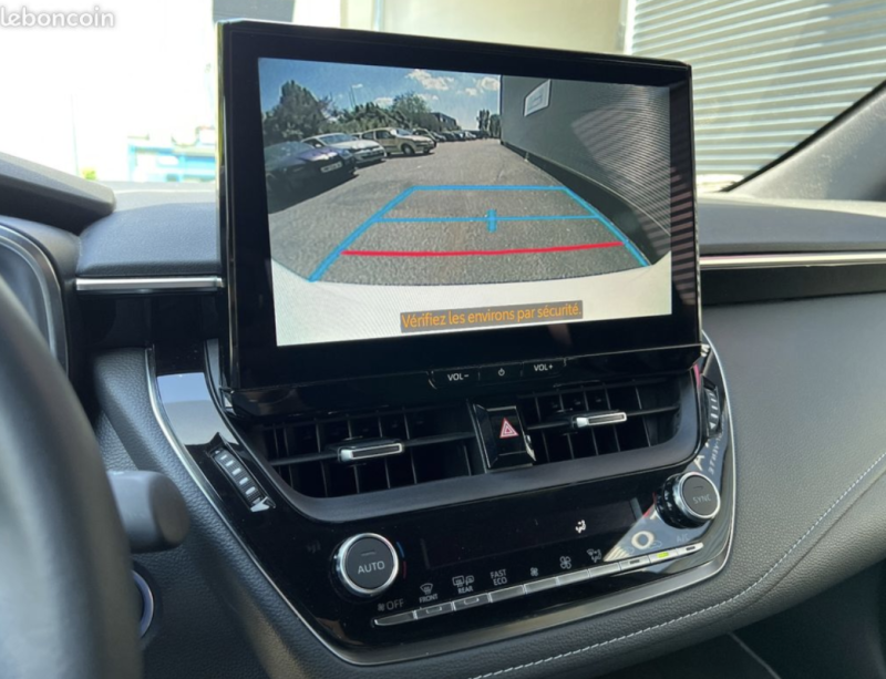 TOYOTA COROLLA SPORTS HYBRIDE NOUVELLE 140ch Design