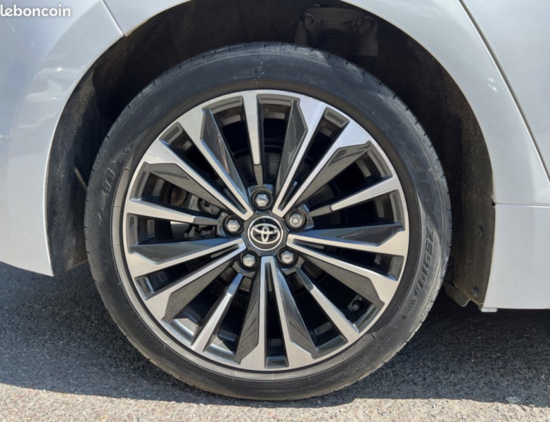 TOYOTA COROLLA SPORTS HYBRIDE NOUVELLE 140ch Design