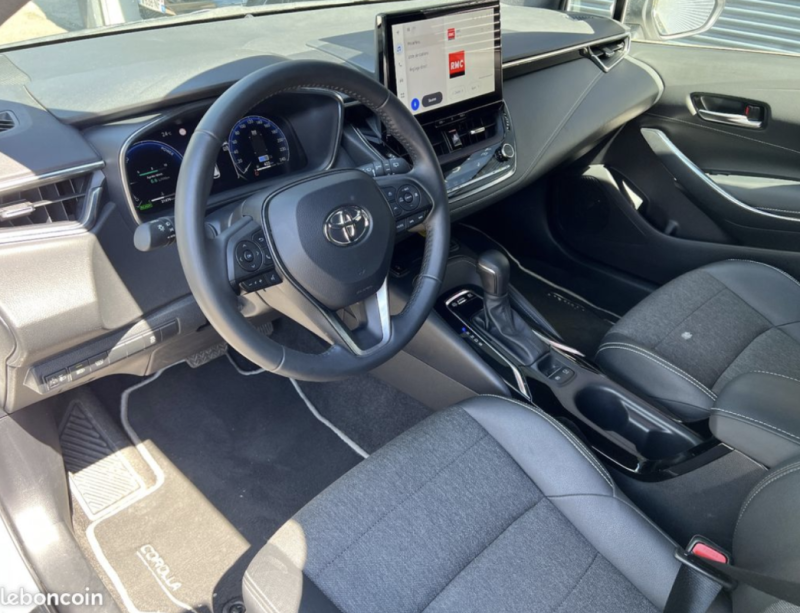 TOYOTA COROLLA SPORTS HYBRIDE NOUVELLE 140ch Design