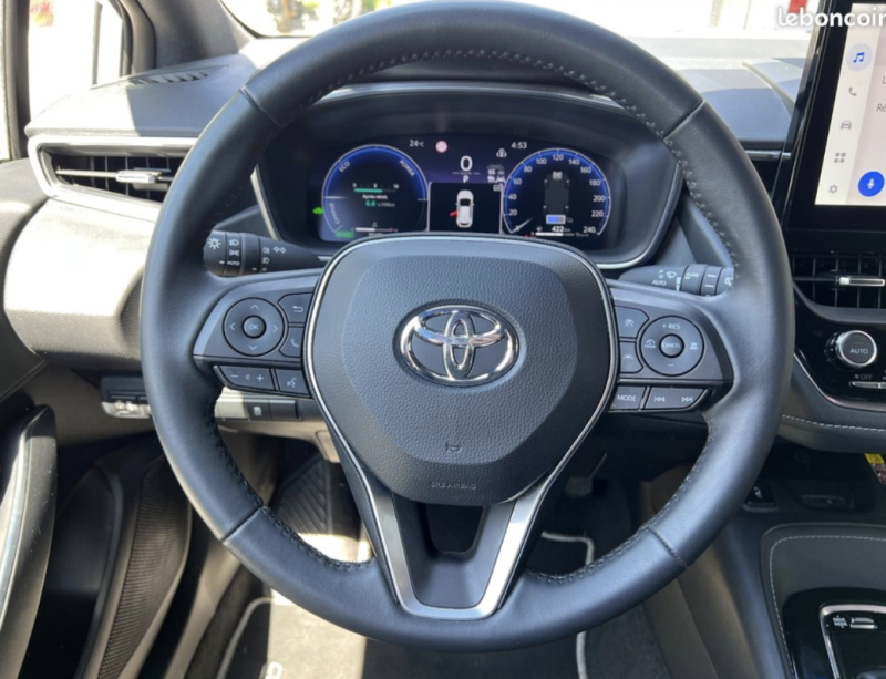TOYOTA COROLLA SPORTS HYBRIDE NOUVELLE 140ch Design