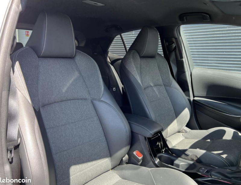 TOYOTA COROLLA SPORTS HYBRIDE NOUVELLE 140ch Design