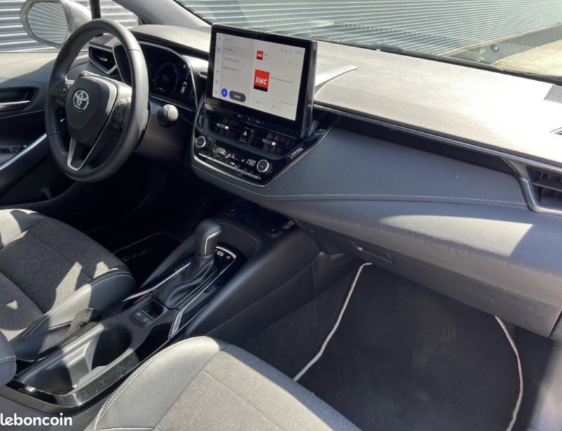 TOYOTA COROLLA SPORTS HYBRIDE NOUVELLE 140ch Design