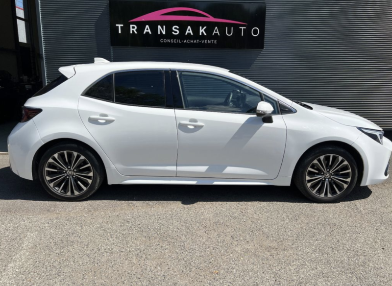 TOYOTA COROLLA SPORTS HYBRIDE NOUVELLE 140ch Design