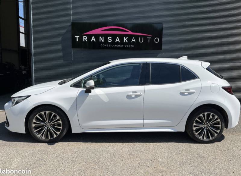 TOYOTA COROLLA SPORTS HYBRIDE NOUVELLE 140ch Design