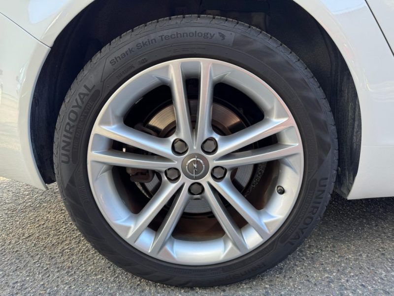 OPEL INSIGNIA 2.0 CDTI 4x4 195 ch COSMO PACK - Distribution Ok