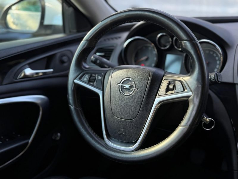 OPEL INSIGNIA 2.0 CDTI 4x4 195 ch COSMO PACK - Distribution Ok