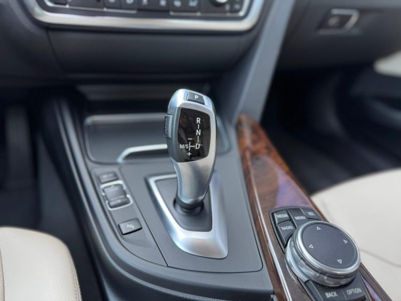 BMW SERIE 3 330d Gran Turismo 258 ch Luxury 