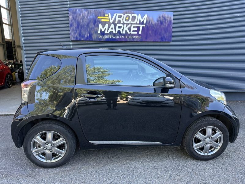 TOYOTA IQ 2010