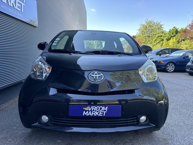 TOYOTA IQ 2010