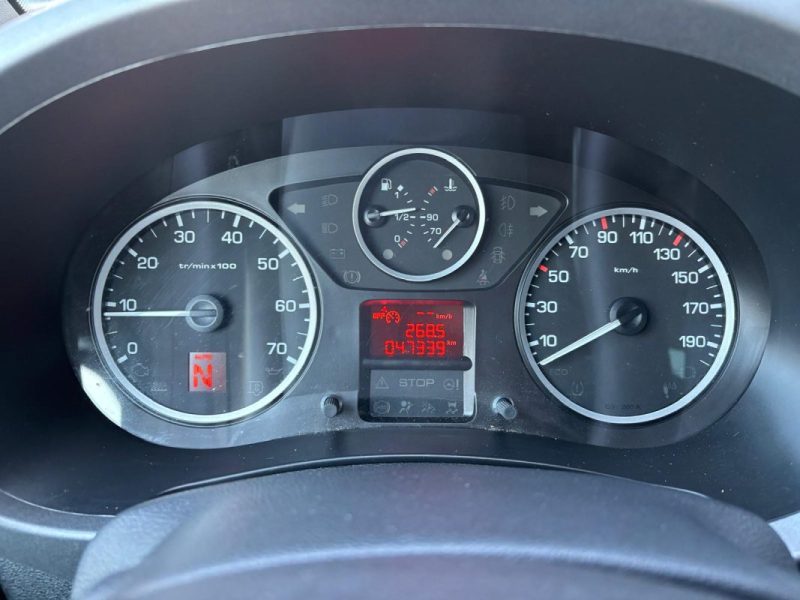 PEUGEOT PARTNER 1.6 BLUEHDI 99cv BOITE AUTOMATIQUE