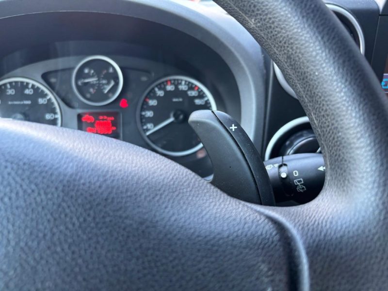 PEUGEOT PARTNER 1.6 BLUEHDI 99cv BOITE AUTOMATIQUE