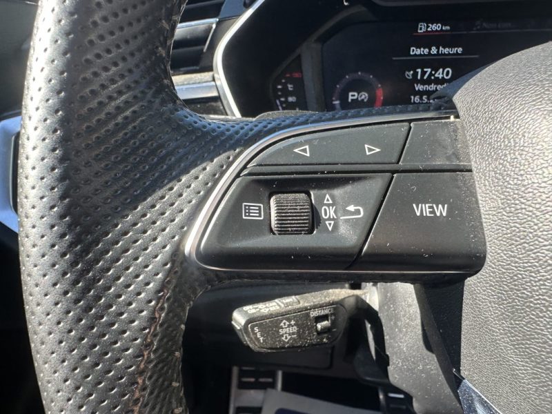 AUDI Q3 1.5 35-TFSI -150ch S-Line  TOIT PANORAMIQUE OUVRANT / CAMERA DE RECUL SIEGES CHAUFFANTS